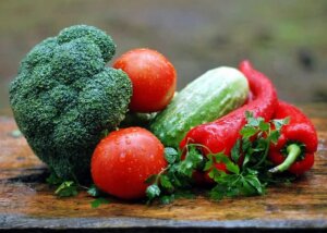 Antioxidants for senior health, healthy foods